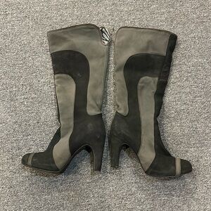 Women’s US size 9, EU size 40 Fly brand winter boots.